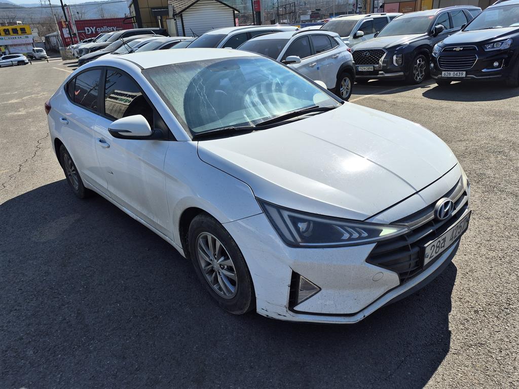 HYUNDAI Avante - Vista 7