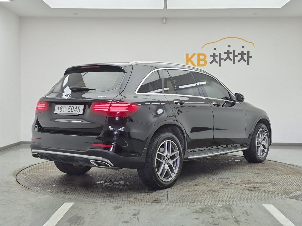 Mercedes Benz GLC Class - Vista 4