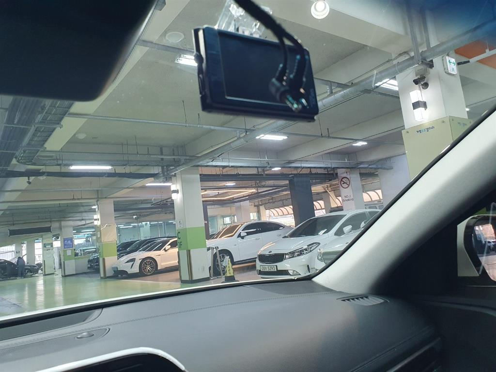 HYUNDAI Grandeur - Vista 10