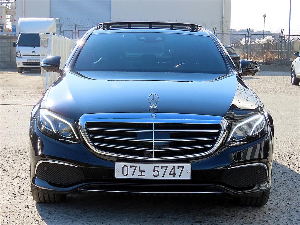 Mercedes Benz E class 2017 Negro - Importación desde Corea - HF Imports Iquique - Foto 1