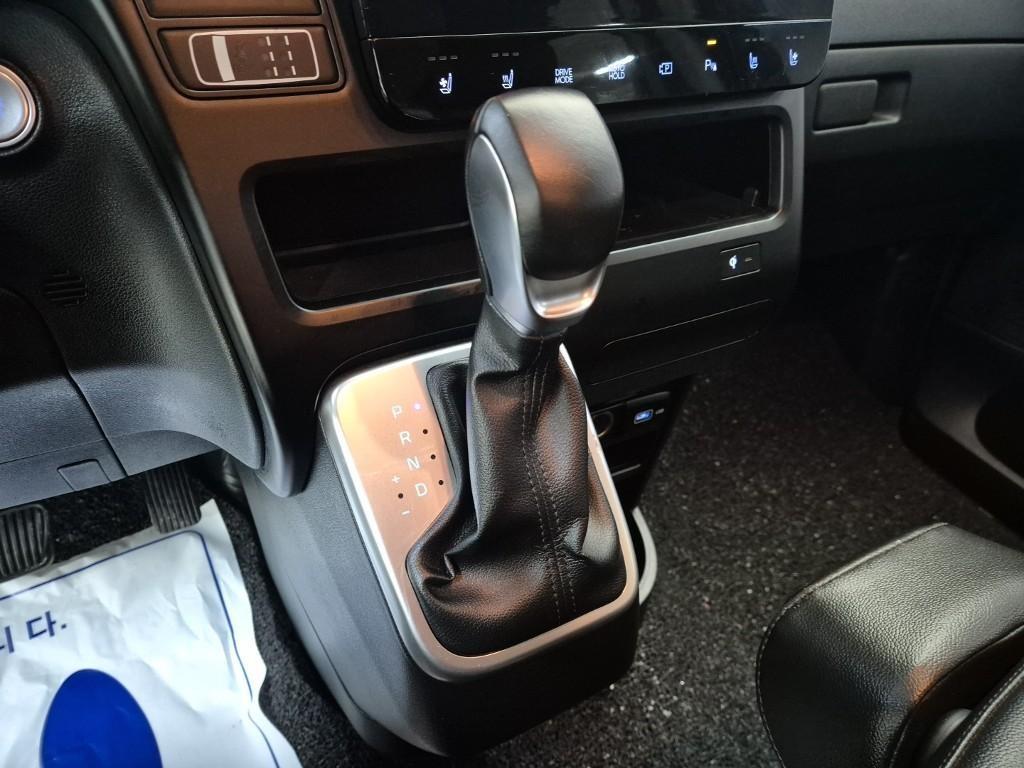 HYUNDAI Staria - Vista 8