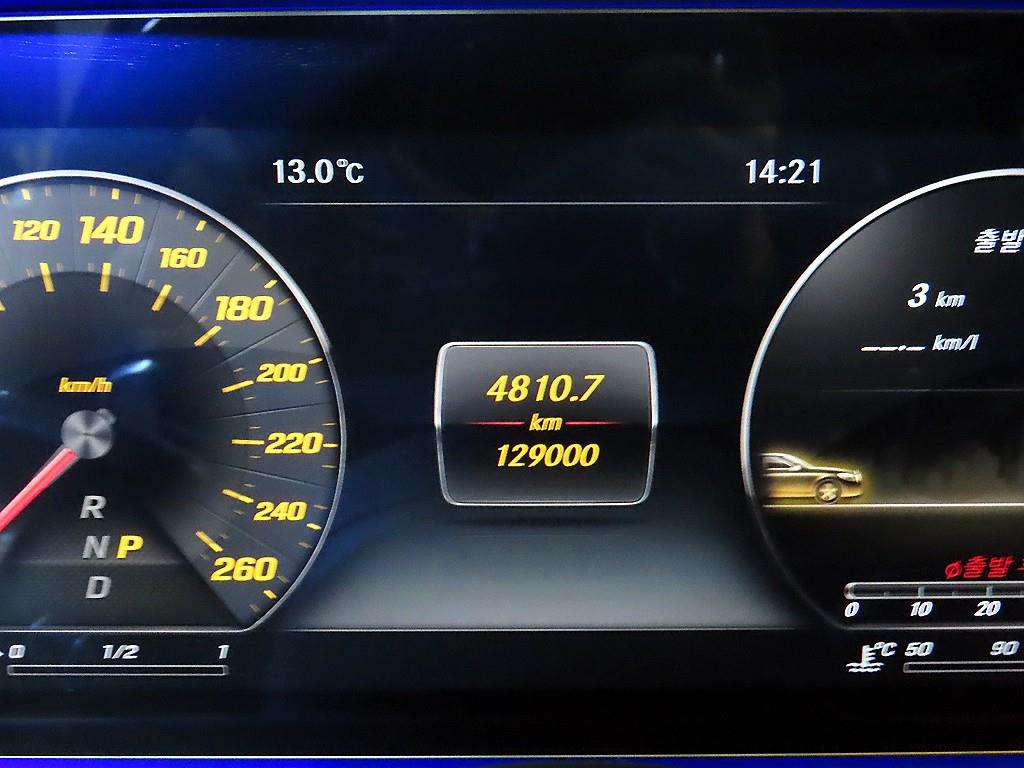 Mercedes Benz E class - Vista 9