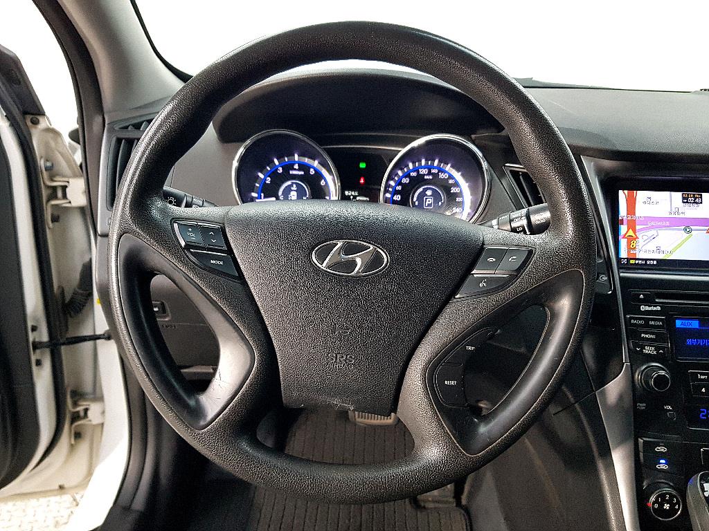 HYUNDAI Sonata - Vista 12