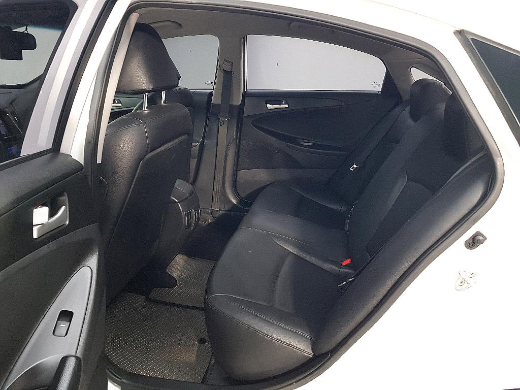 HYUNDAI Sonata - Vista 8