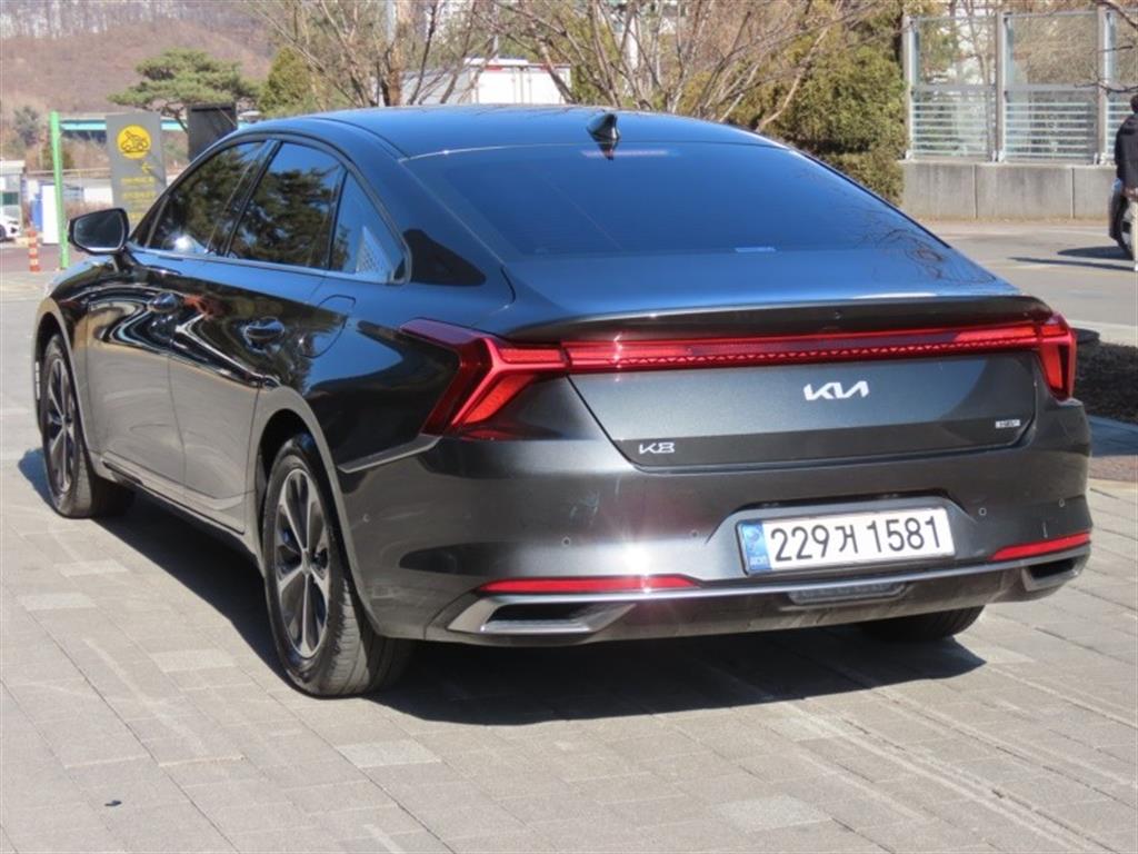 KIA K8 - Vista 7