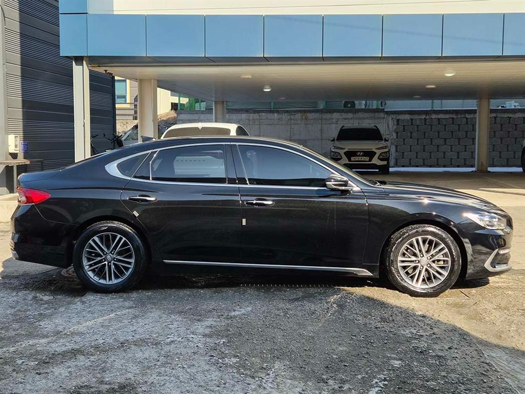 HYUNDAI Grandeur - Vista 3
