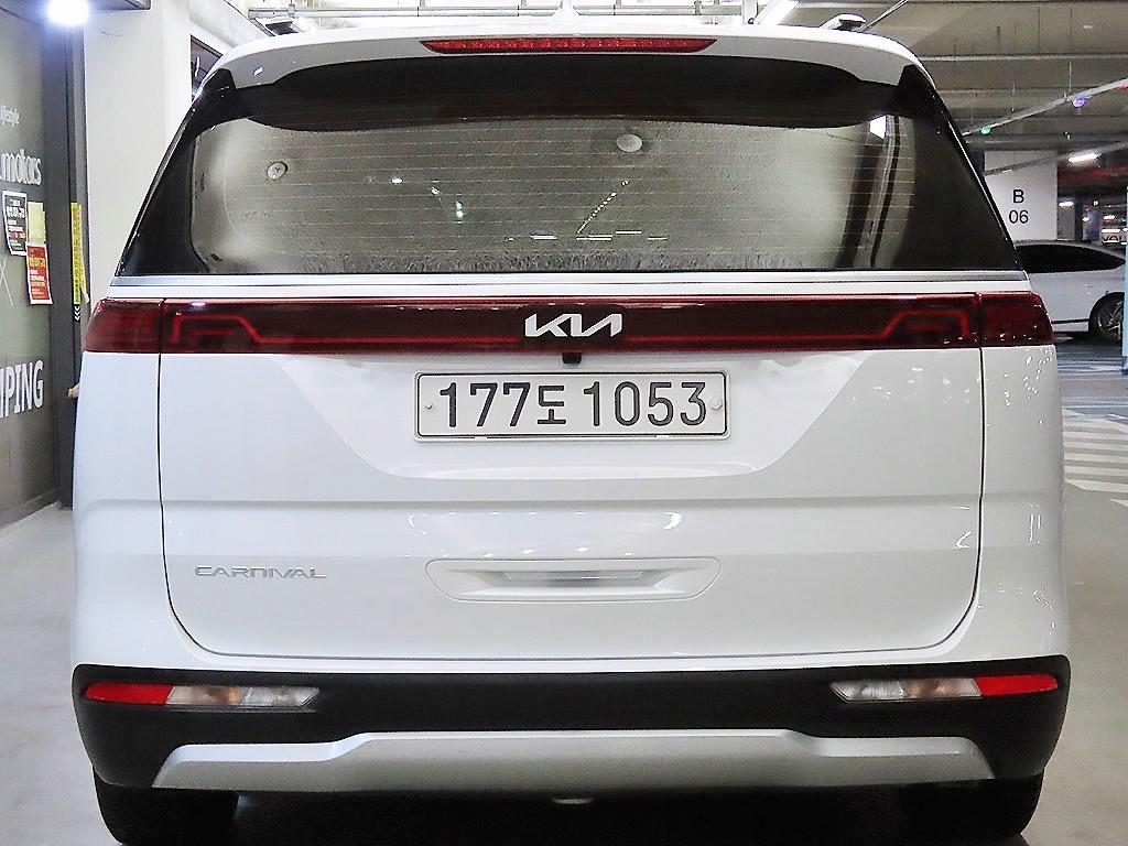 KIA Carnival - Vista 5