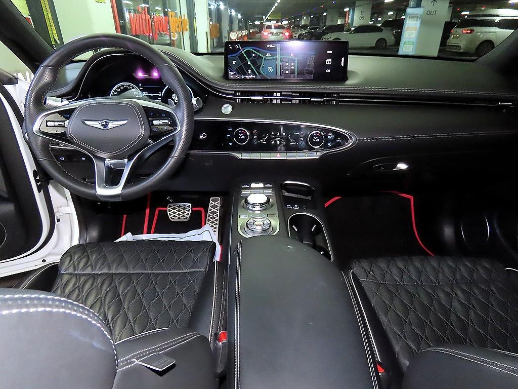 Genesis GV70 - Vista 10