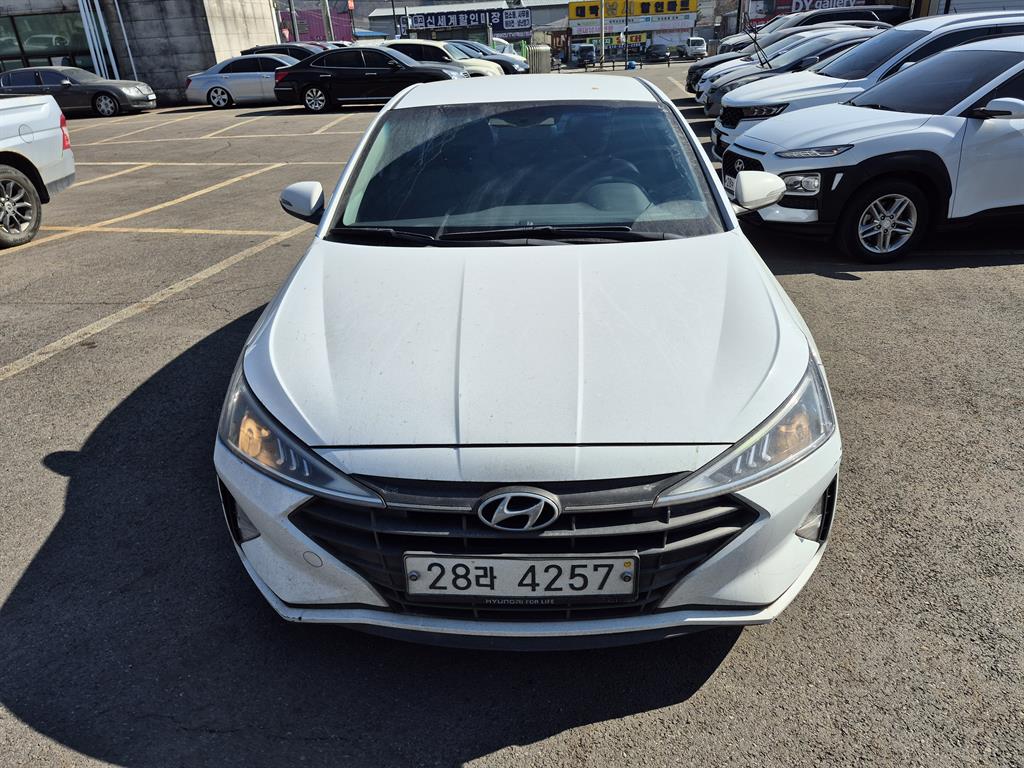 HYUNDAI Avante - Vista 4