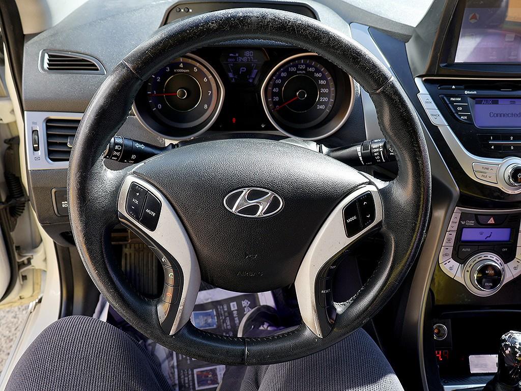 HYUNDAI Avante 2012 Blanco - Importación desde Corea - HF Imports Iquique - Foto 8