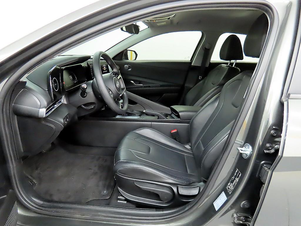 HYUNDAI Avante - Vista 5