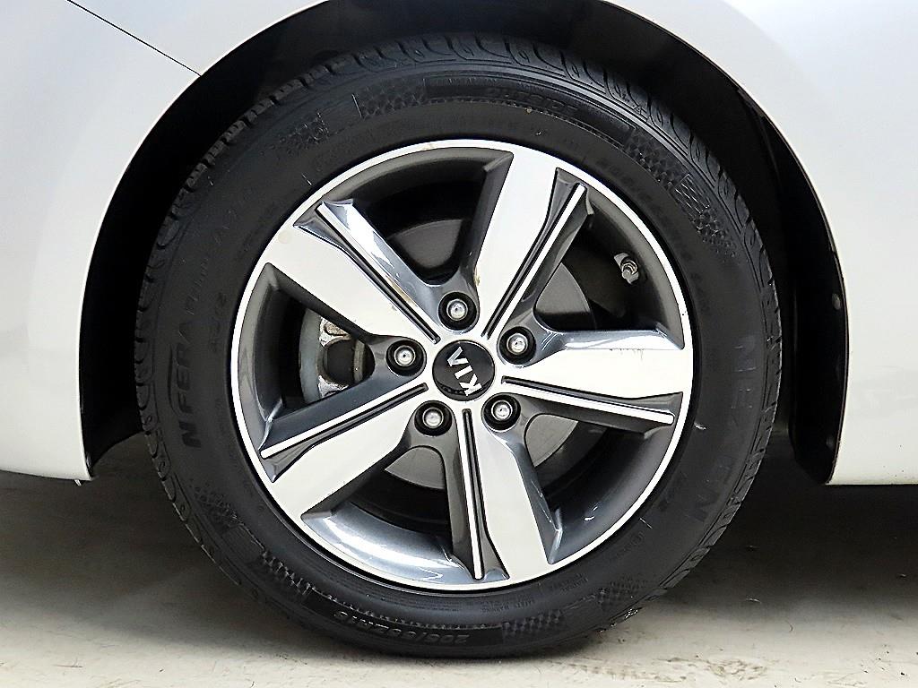 KIA K3 2018 Plateado - Importación desde Corea - HF Imports Iquique - Foto 20