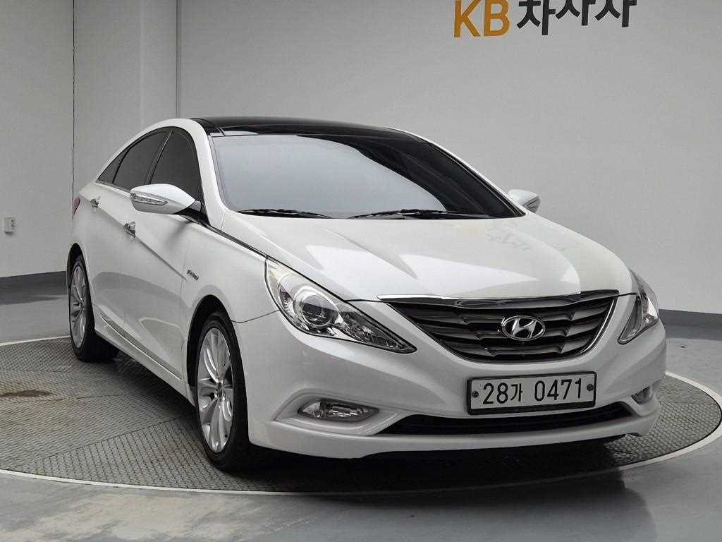 HYUNDAI Sonata - Vista 4
