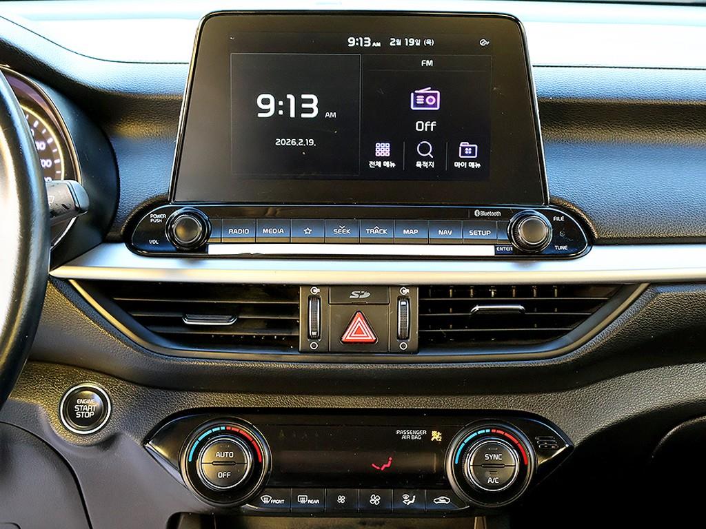 KIA K3 2021 the color of pearl - Importación desde Corea - HF Imports Iquique - Foto 9