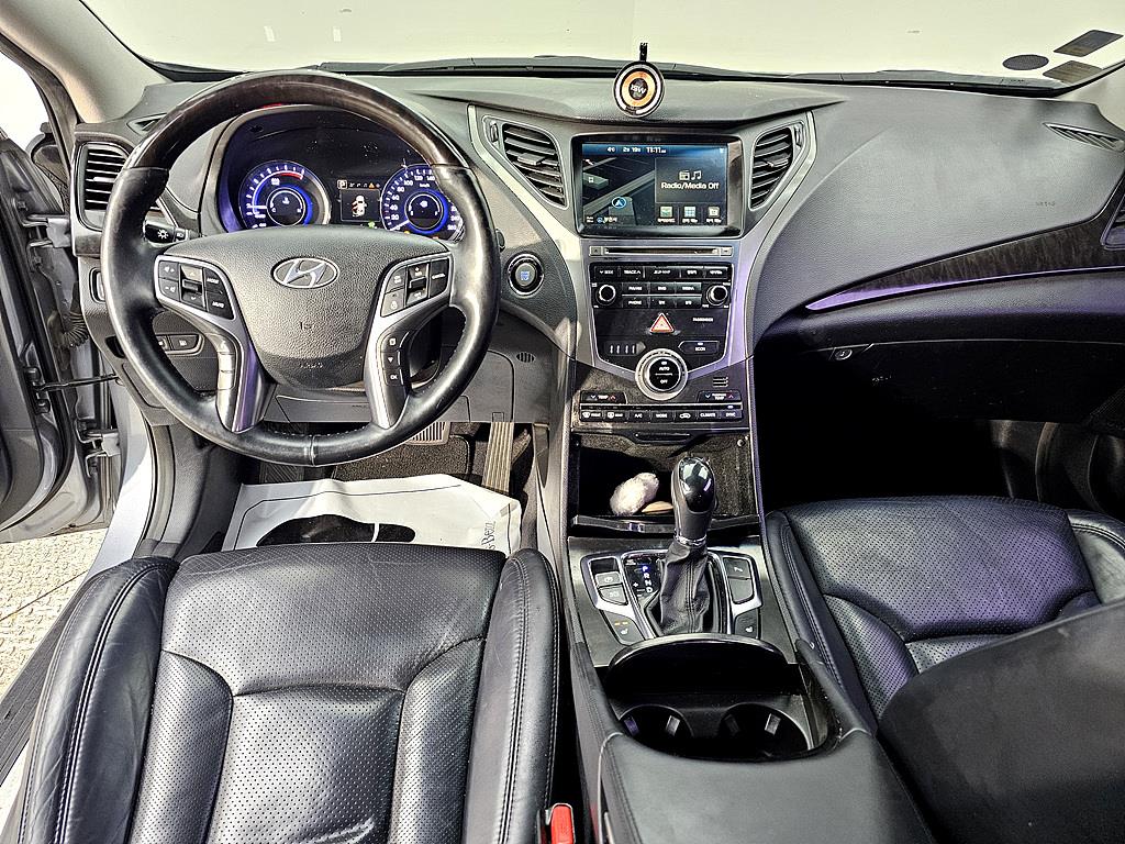 HYUNDAI Grandeur - Vista 5