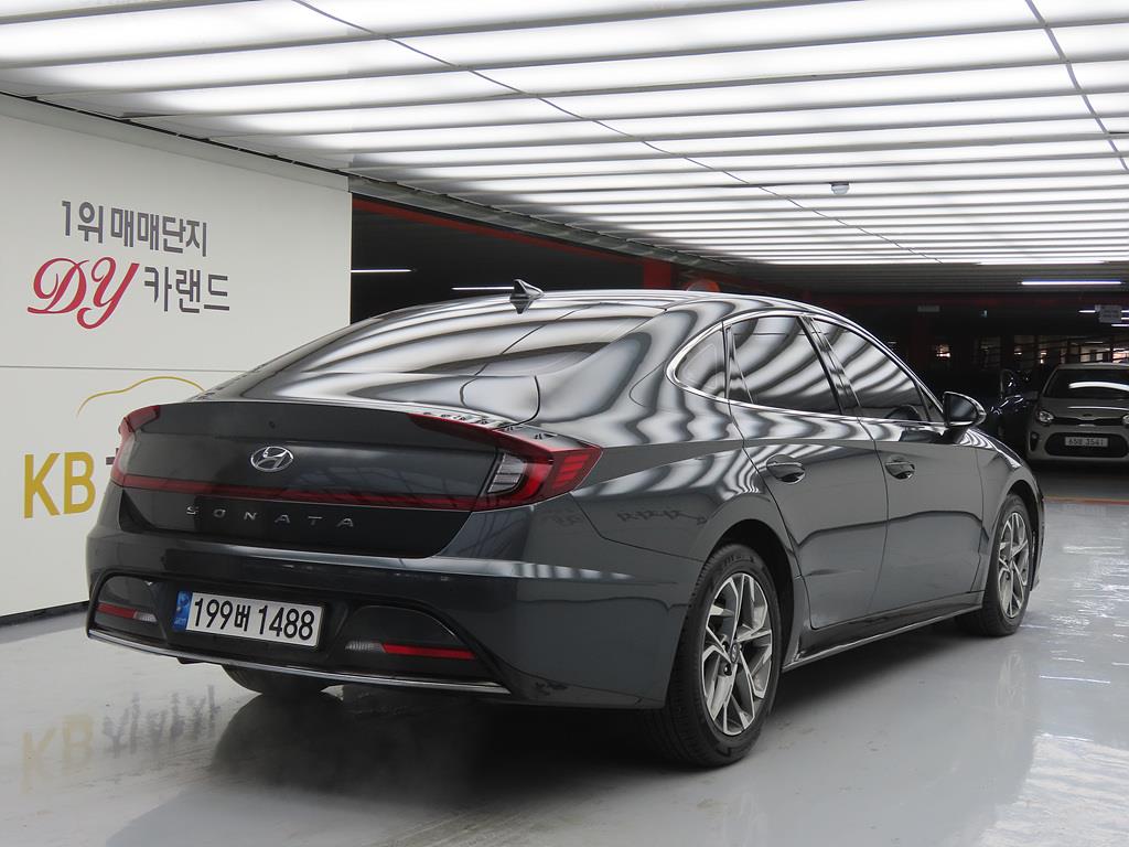 HYUNDAI Sonata - Vista 4