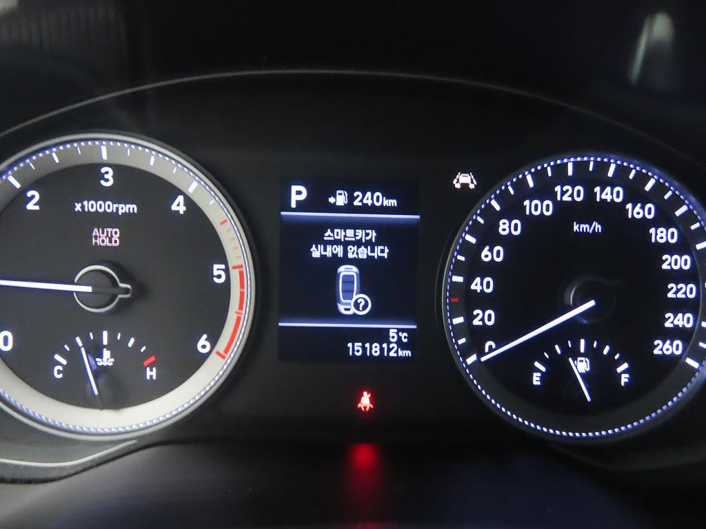 HYUNDAI Grandeur - Vista 9