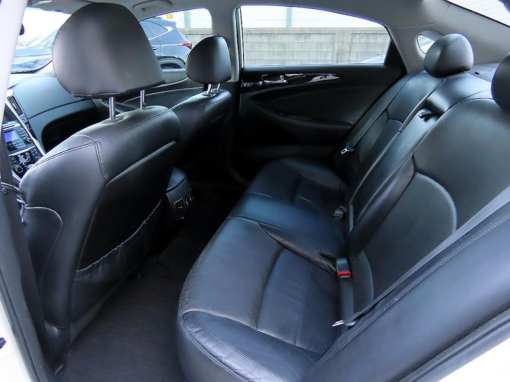 HYUNDAI Sonata - Vista 6