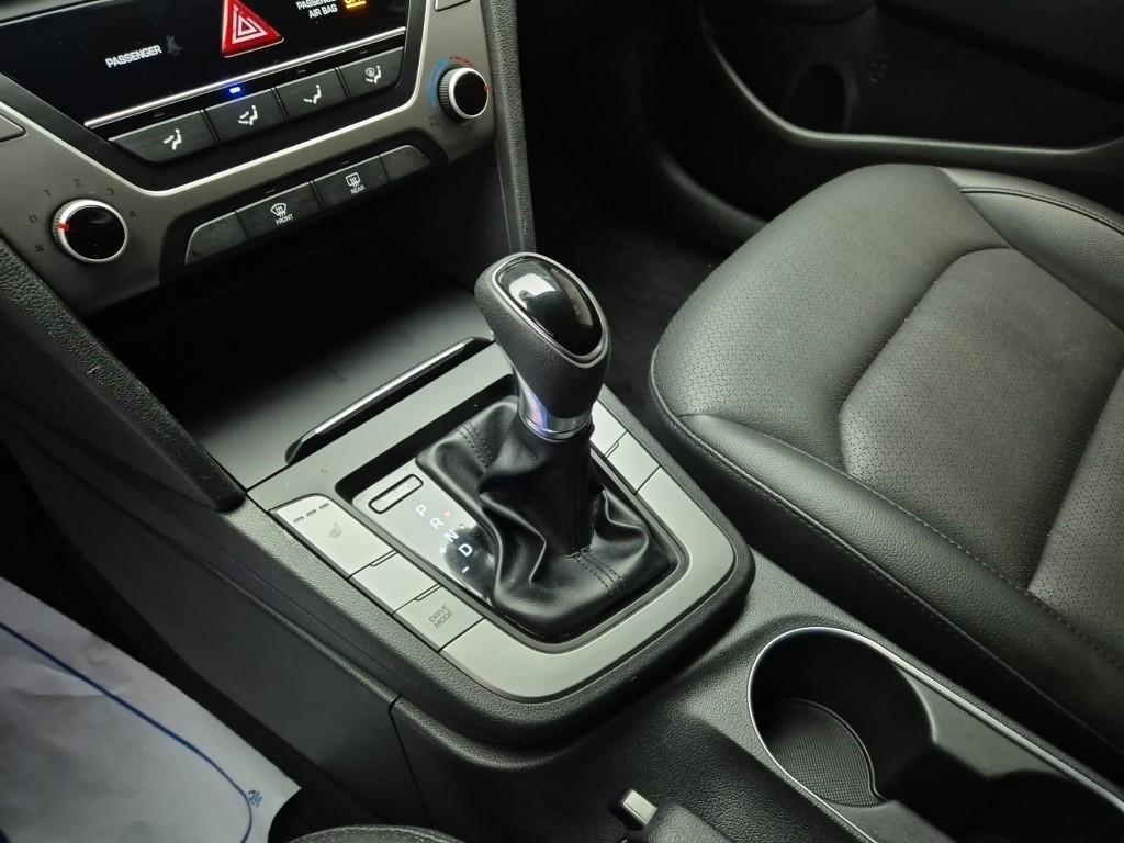 HYUNDAI Avante - Vista 8