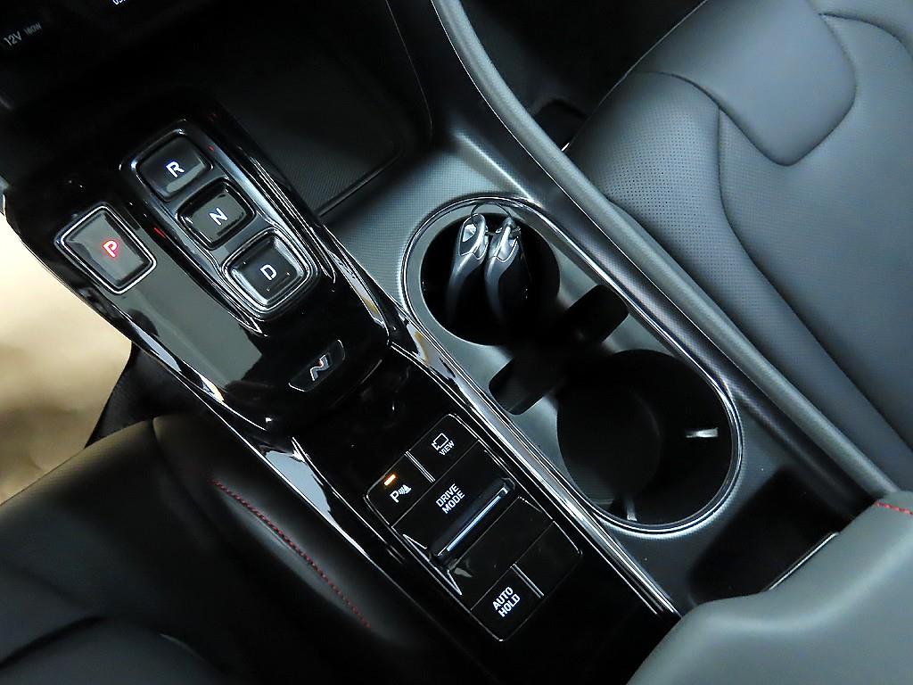 HYUNDAI Sonata - Vista 10