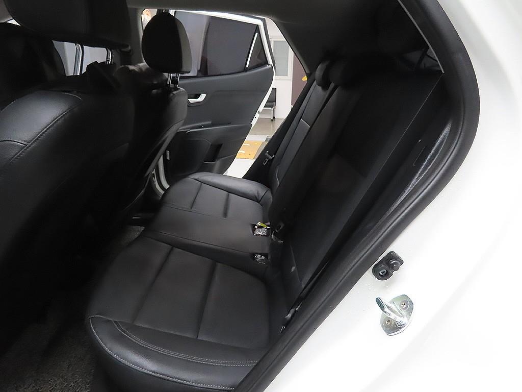 KIA Stonic 2020 Blanco - Importación desde Corea - HF Imports Iquique - Foto 10