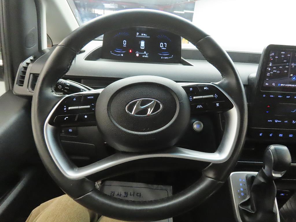 HYUNDAI Staria - Vista 8