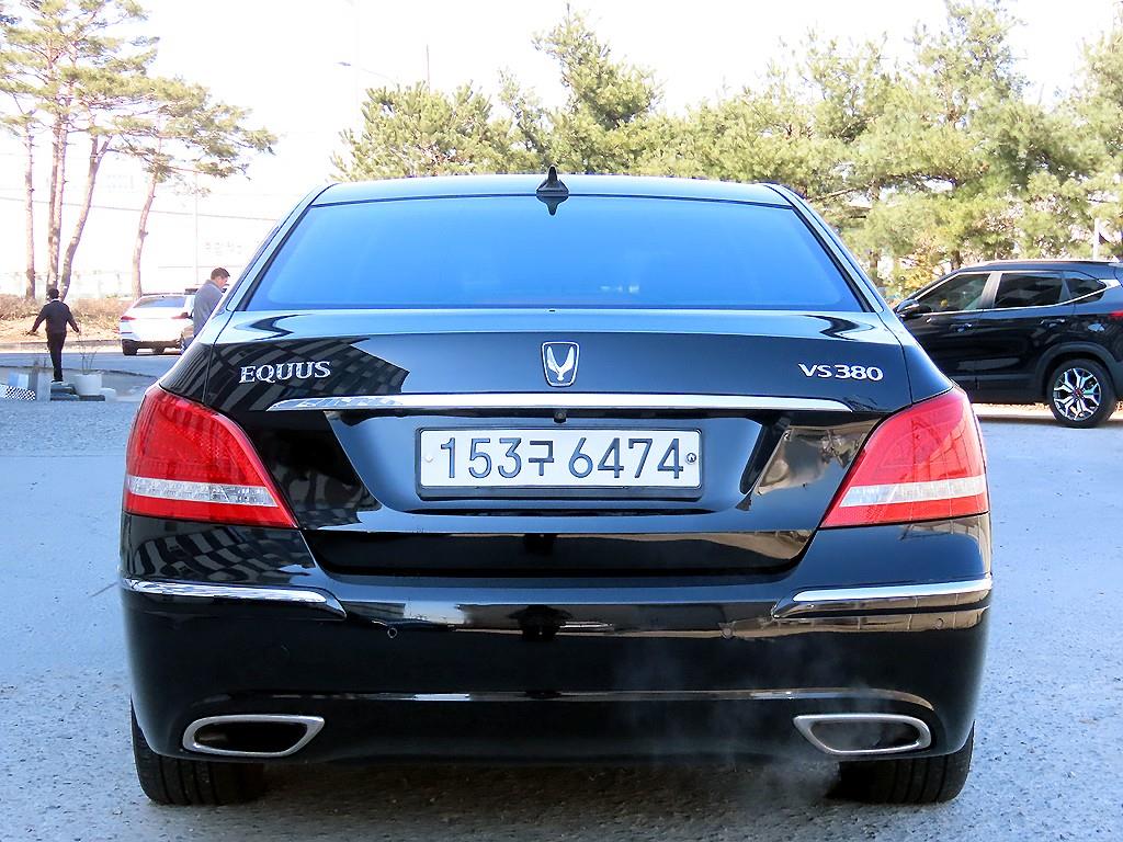 HYUNDAI Equus - Vista 4