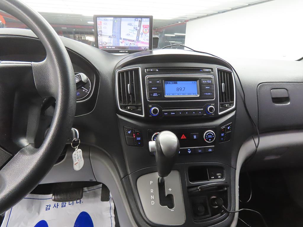 HYUNDAI Starex - Vista 11