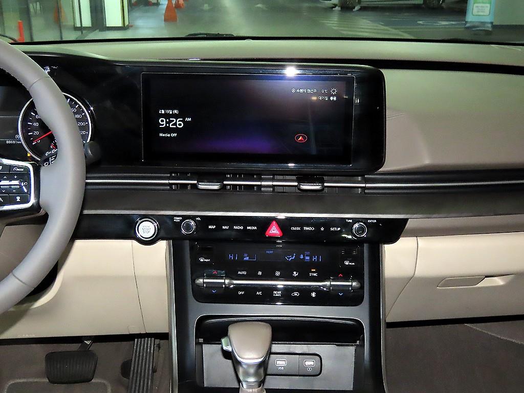 KIA Carnival - Vista 11