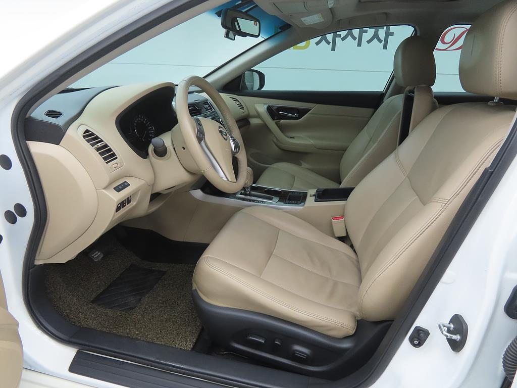 Nissan Altima - Vista 5