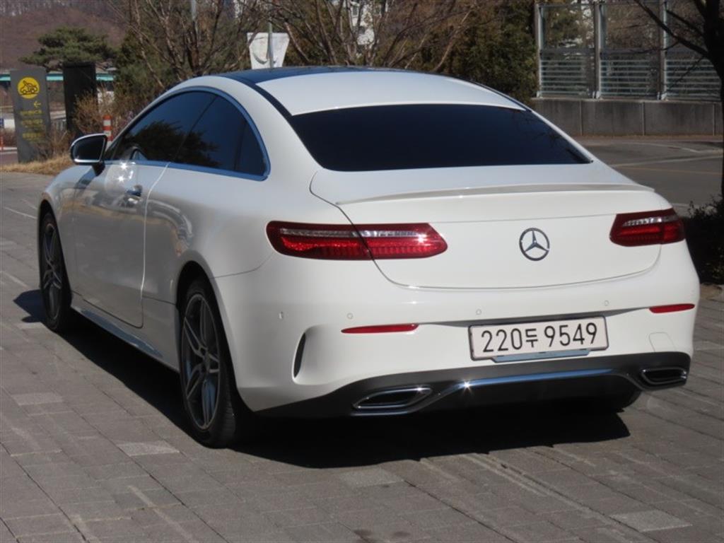 Mercedes Benz E class - Vista 7