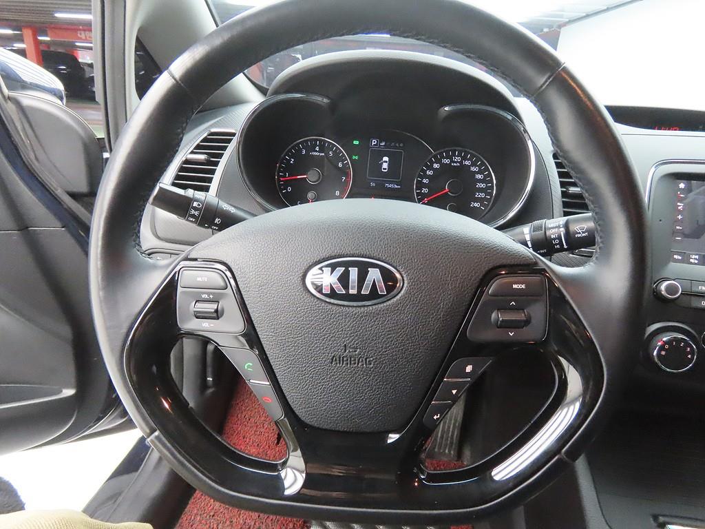 KIA K3 - Vista 8