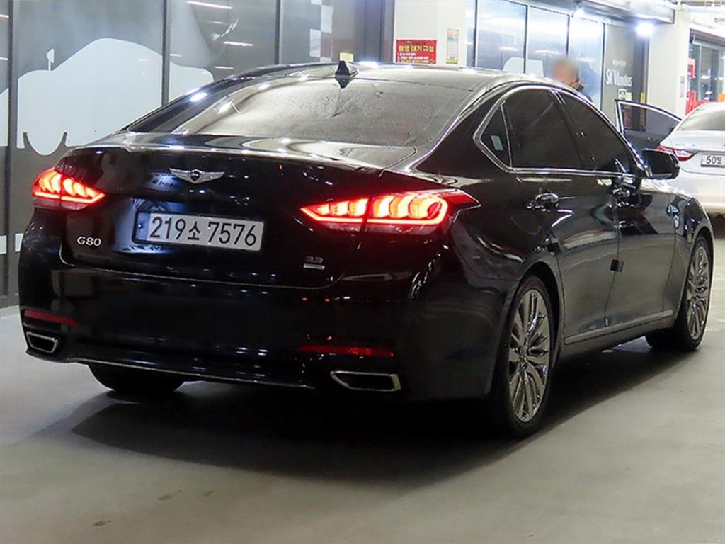 Genesis G80 - Vista 4