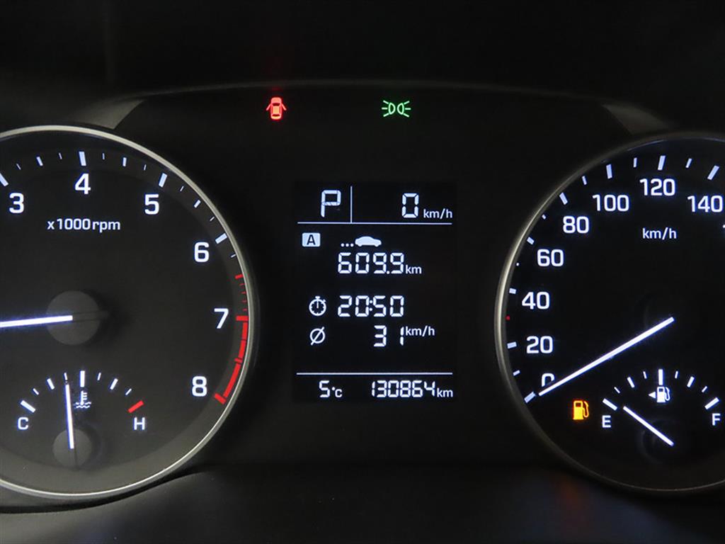 HYUNDAI Avante - Vista 9