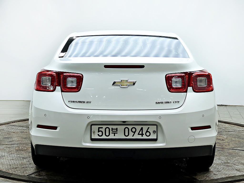 Chevrolet Malibu - Vista 5