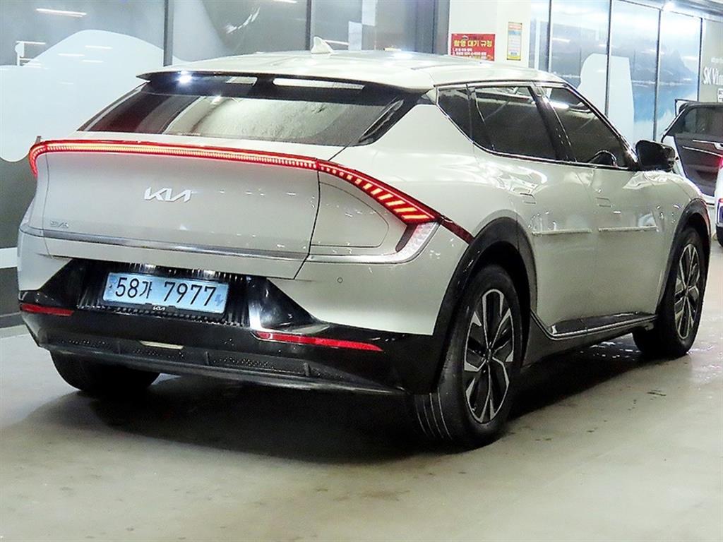 KIA EV6 - Vista 4