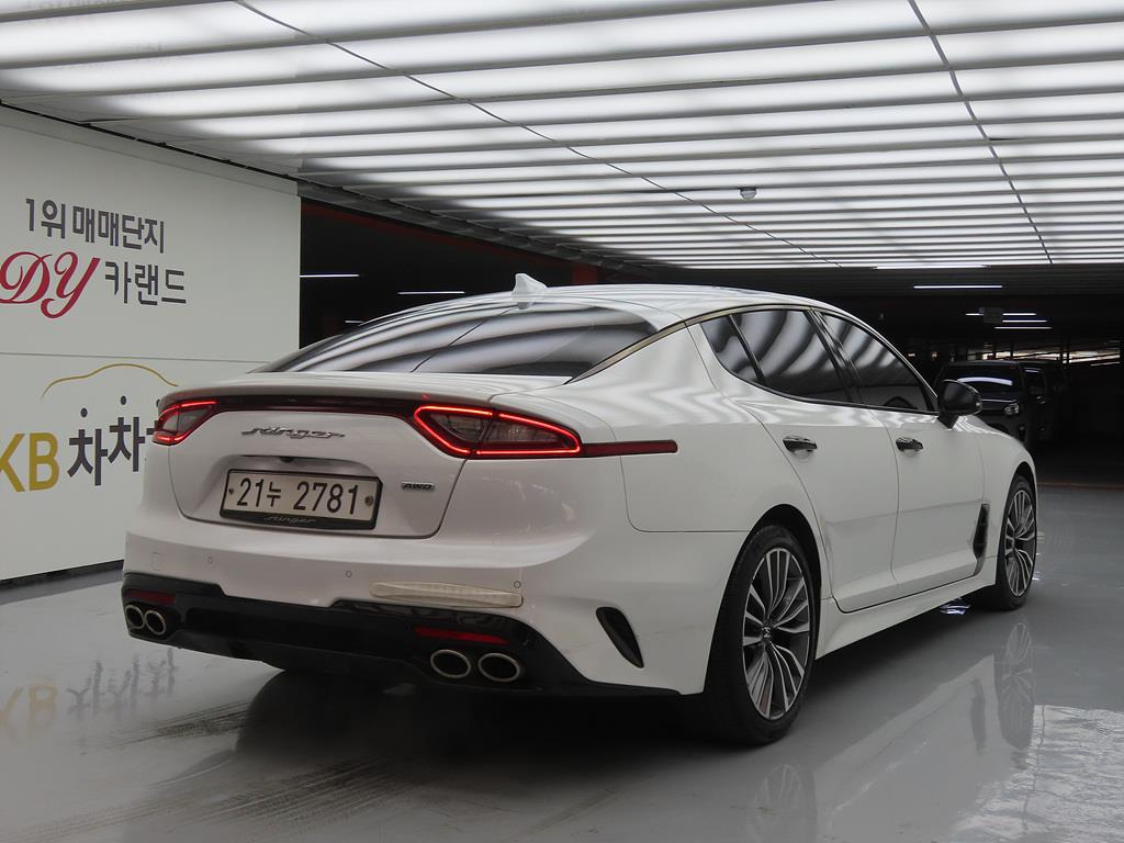 KIA Stinger - Vista 4