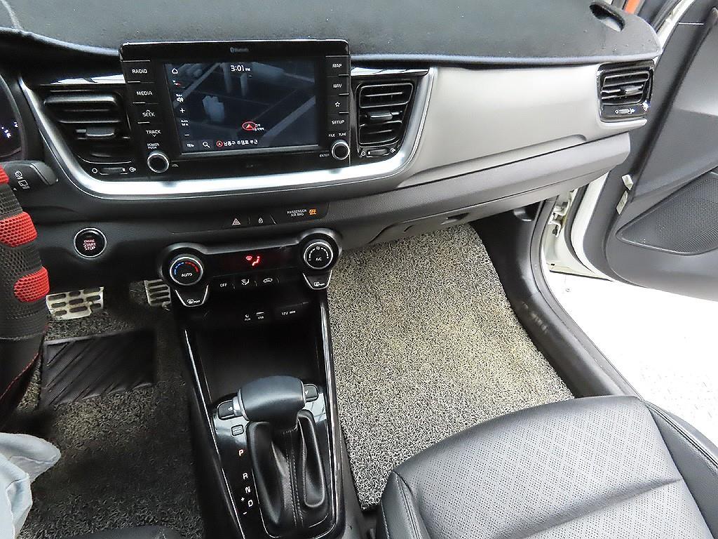 KIA Stonic 2020 Blanco - Importación desde Corea - HF Imports Iquique - Foto 7