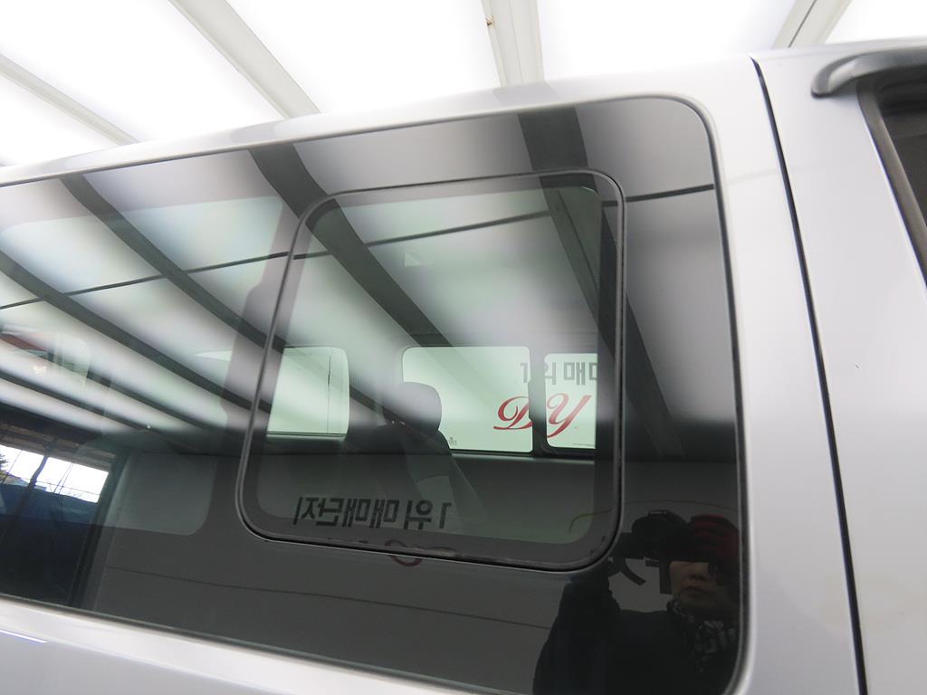 HYUNDAI Starex 2016 Plateado - Importación desde Corea - HF Imports Iquique - Foto 18