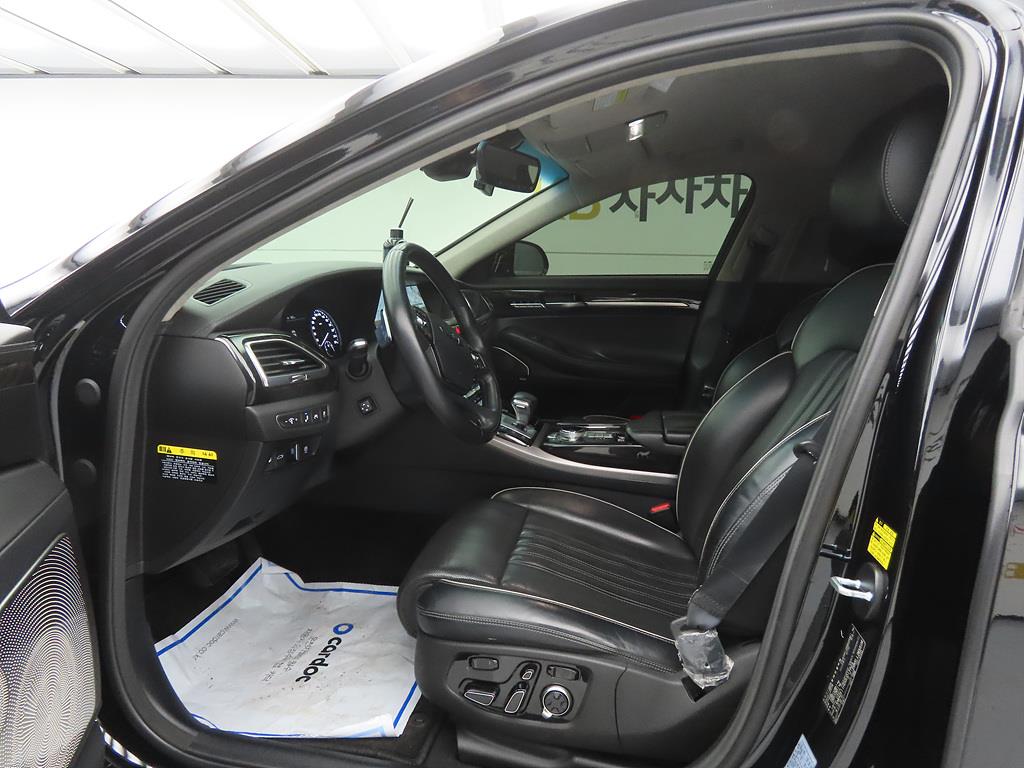 Genesis EQ900 - Vista 5