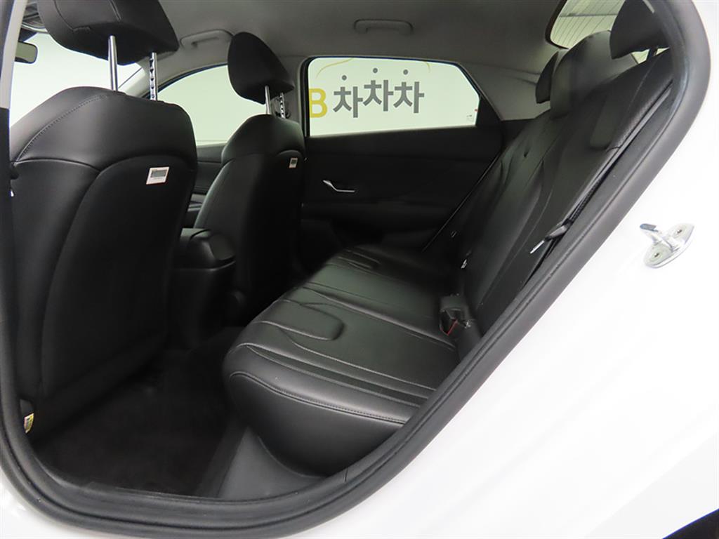 HYUNDAI Avante - Vista 6