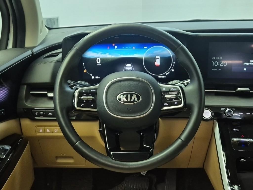 KIA Carnival - Vista 9