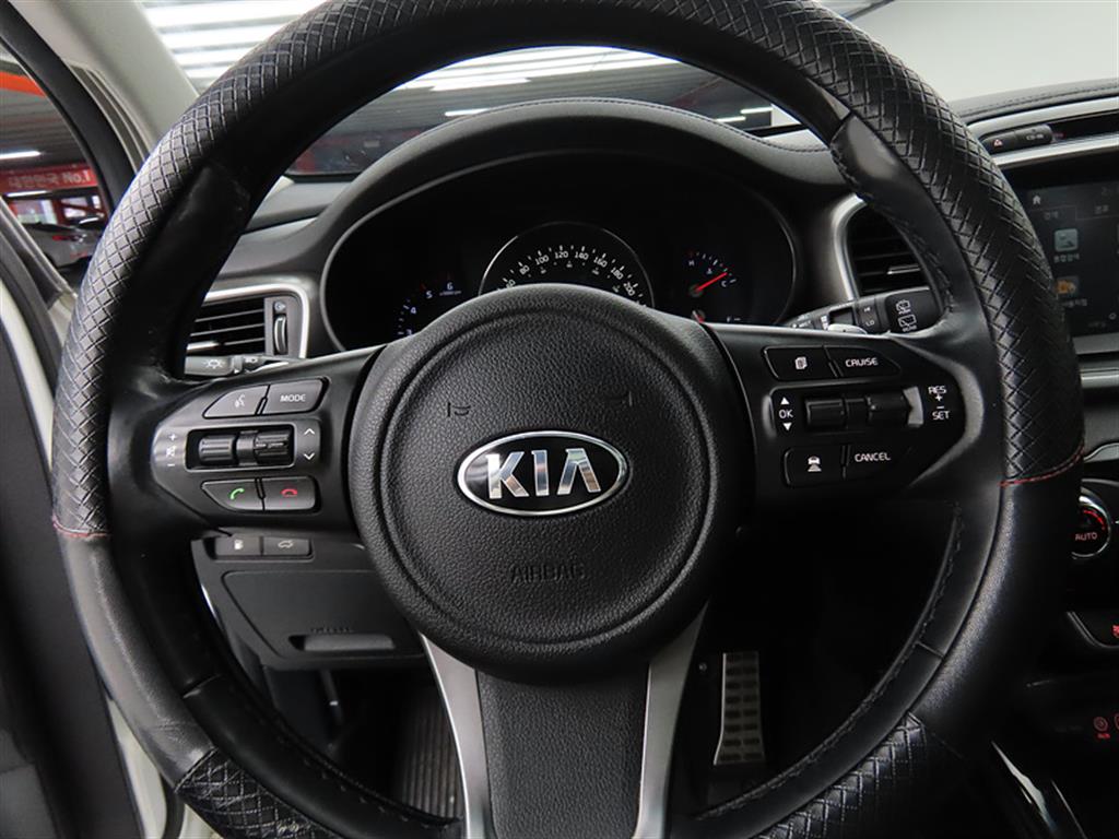 KIA Sorento - Vista 8