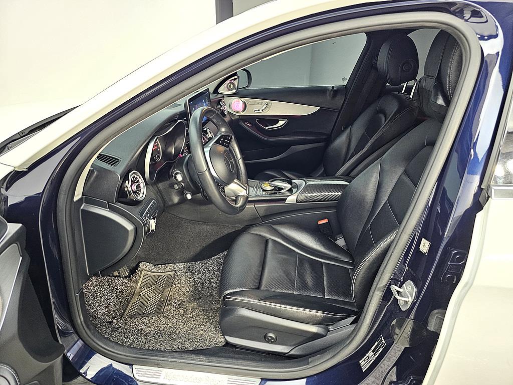 Mercedes Benz C Class - Vista 8