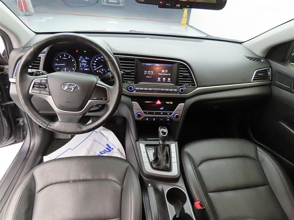 HYUNDAI Avante - Vista 7