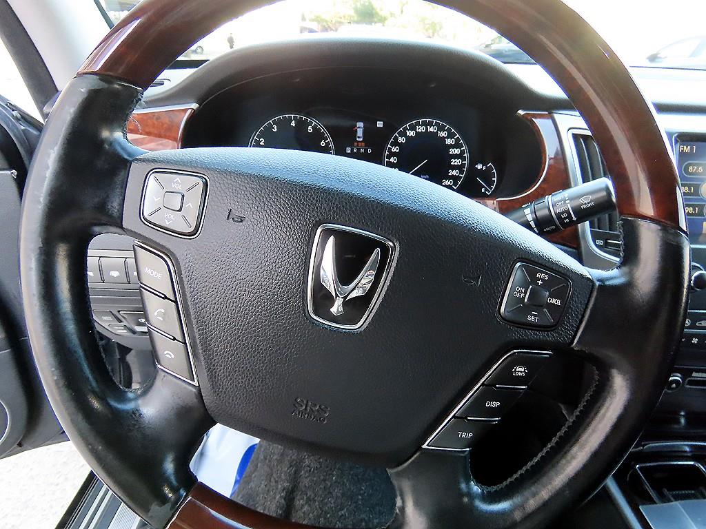 HYUNDAI Equus - Vista 8