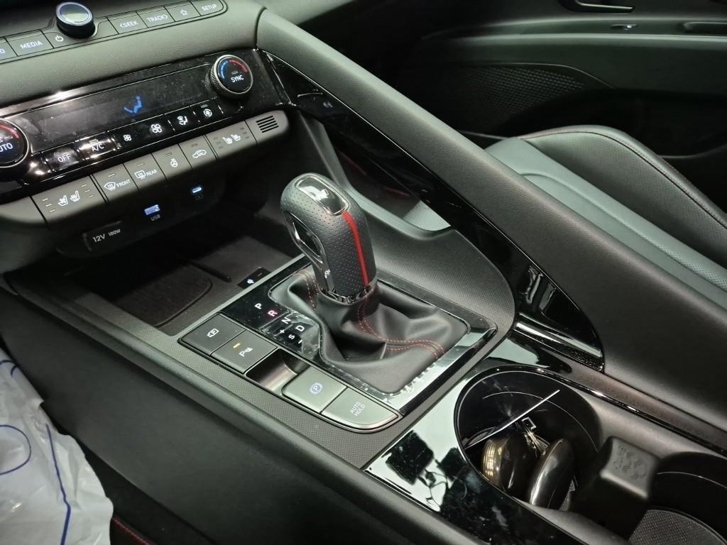 HYUNDAI Avante - Vista 8