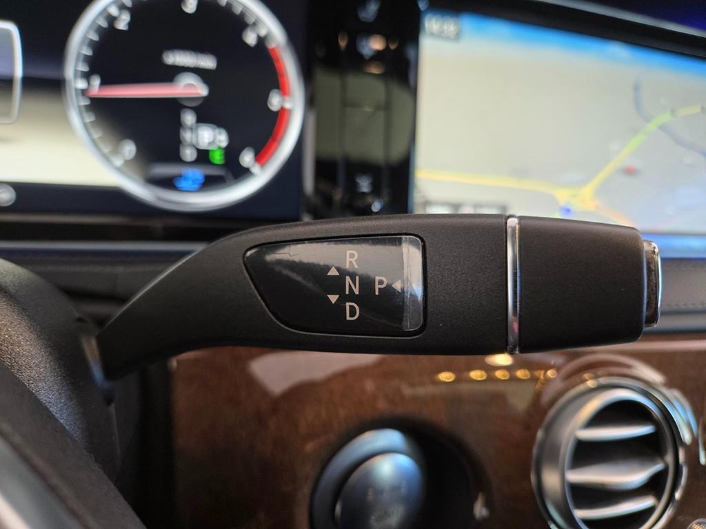 Mercedes Benz S Class - Vista 12