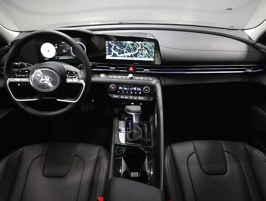 HYUNDAI Avante - Vista 5