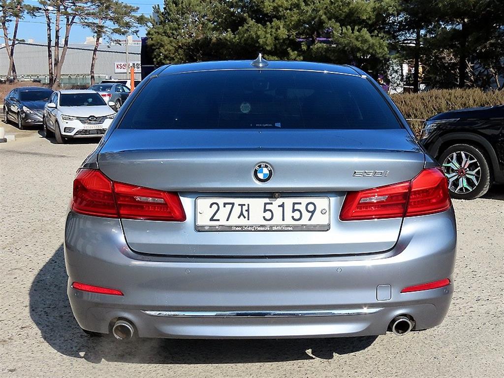 BMW 5 Series - Vista 4